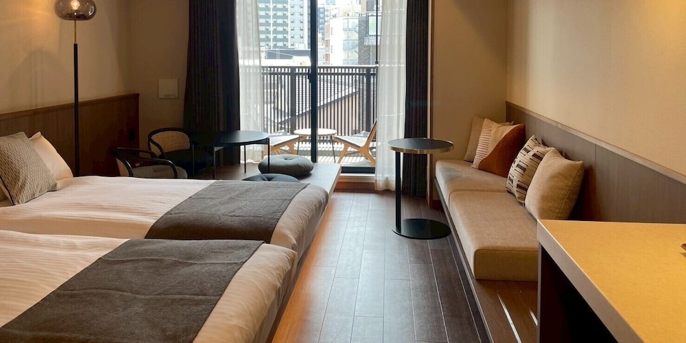 Basic Triple Room with City View - Photo 2