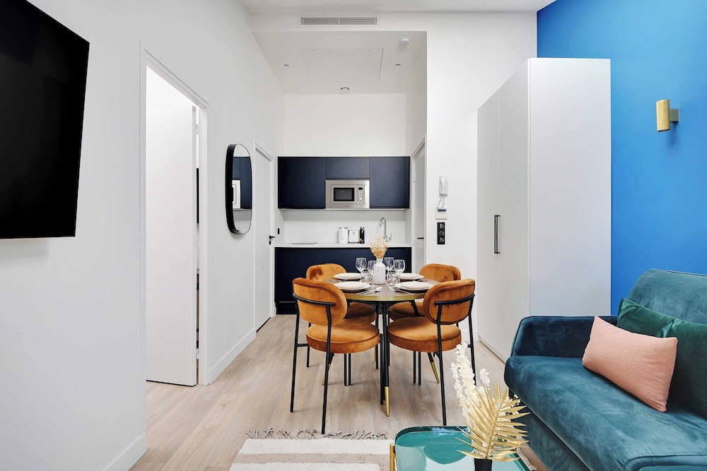 Apartment photo 2