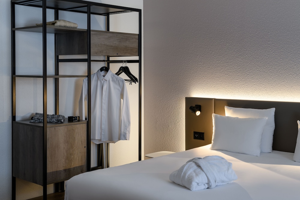 Suite, 1 Double Bed - Photo 16