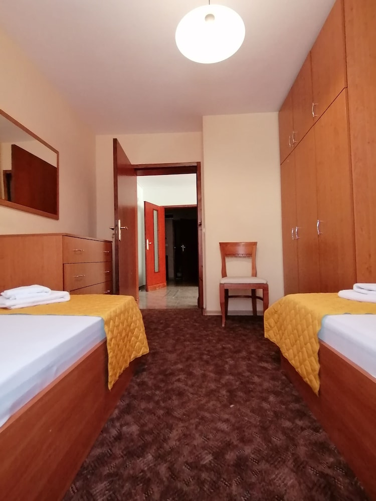 Deluxe Apartment, 3 Bedrooms photo 2