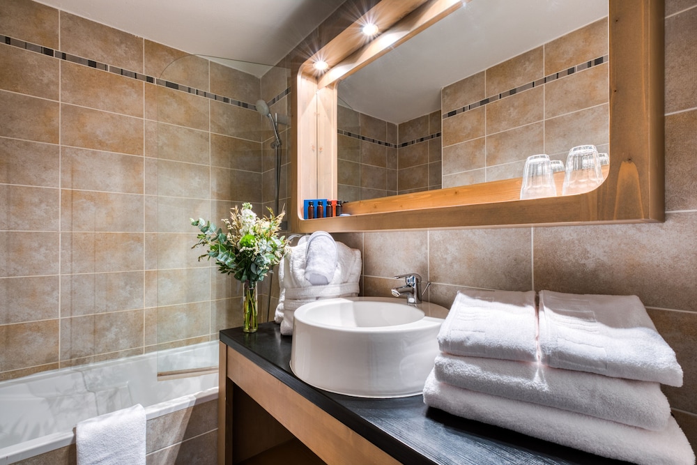 Room (La Mamie Megeve) photo 3