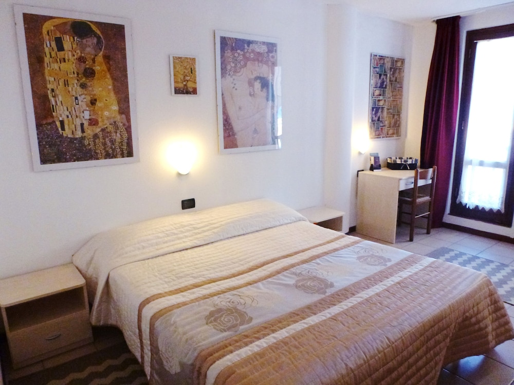 Classic Double Room photo 1