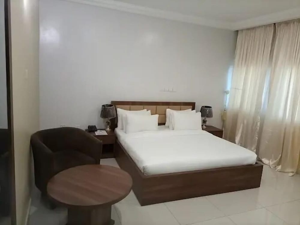 Economy Room, Balcony, City View photo 2