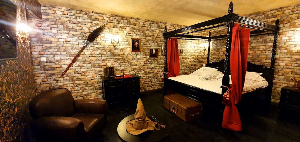 Family Room - Photo 10