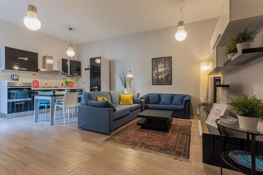 Apartment, Balcony