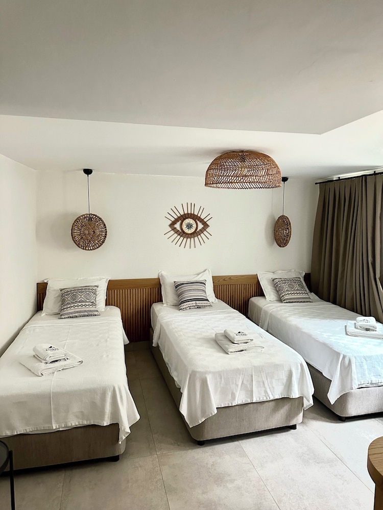 Economy Triple Room