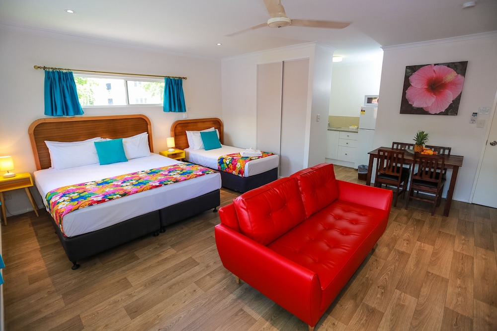 Triple Room (1 Queen and 1 Single Bed) photo 3