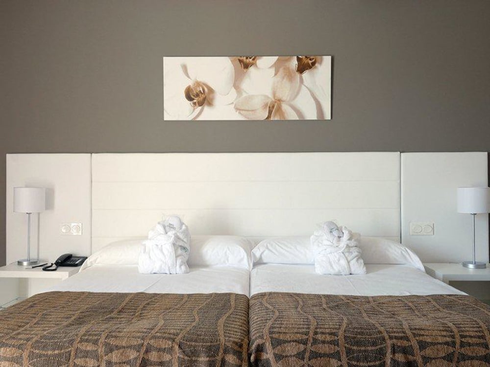 Double Room - Photo 8