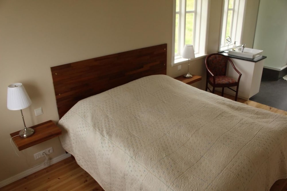 Double or Twin Room, Private Bathroom, Mountain View photo 1