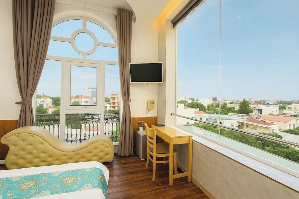 Deluxe Double Room, City View