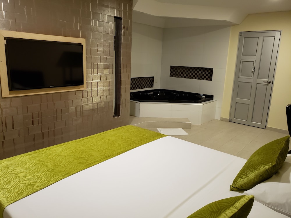 Deluxe Room, Jetted Tub photo 1