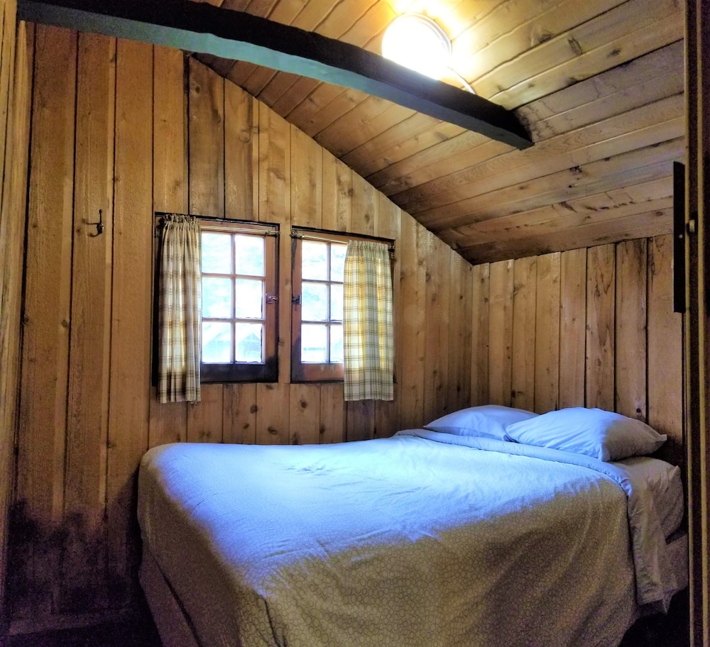 Cabin, 2 Bedrooms photo 2