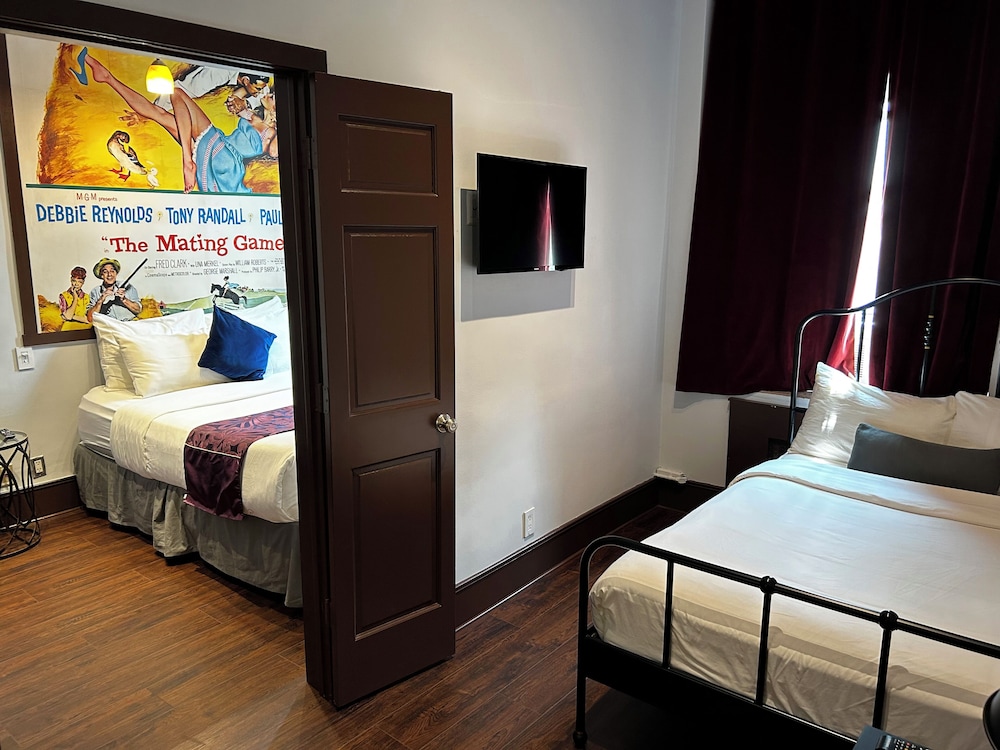 Deluxe Quadruple Room, 1 Bedroom thumbnail 6