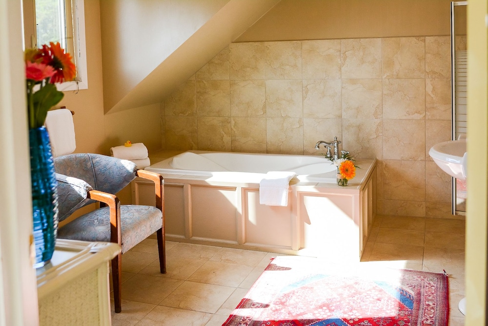 Somerset - Scenic Balcony Room, 1 Queen photo 2