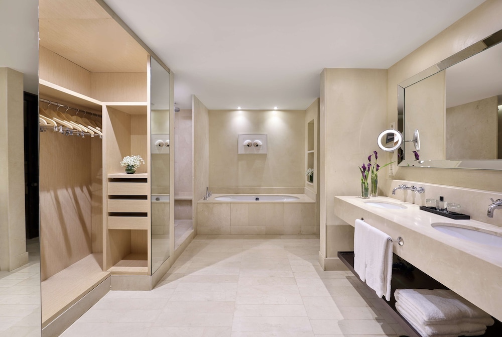 Family Room, Multiple Beds (Grand Club Access)