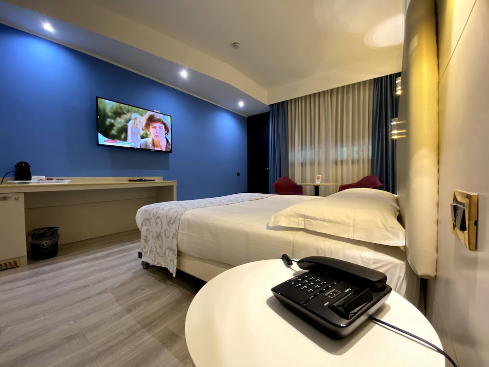 Deluxe Double Room, Ground Floor - Photo 9