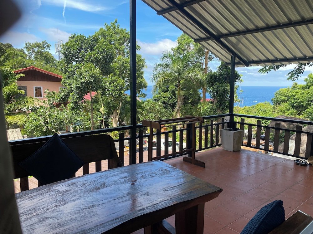 Bungalow Sea View with Balcony photo 2