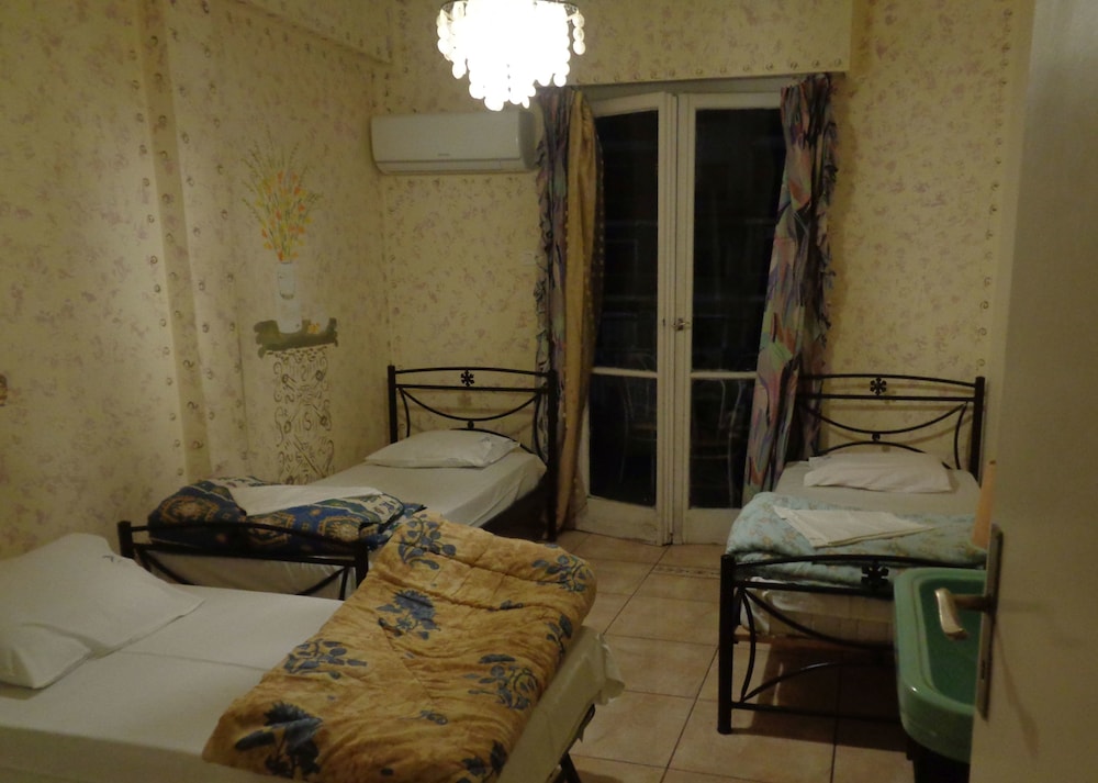 Shared Dormitory, Mixed Dorm