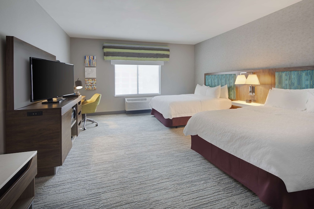 Room, 2 Queen Beds, Accessible, Bathtub - Photo 1