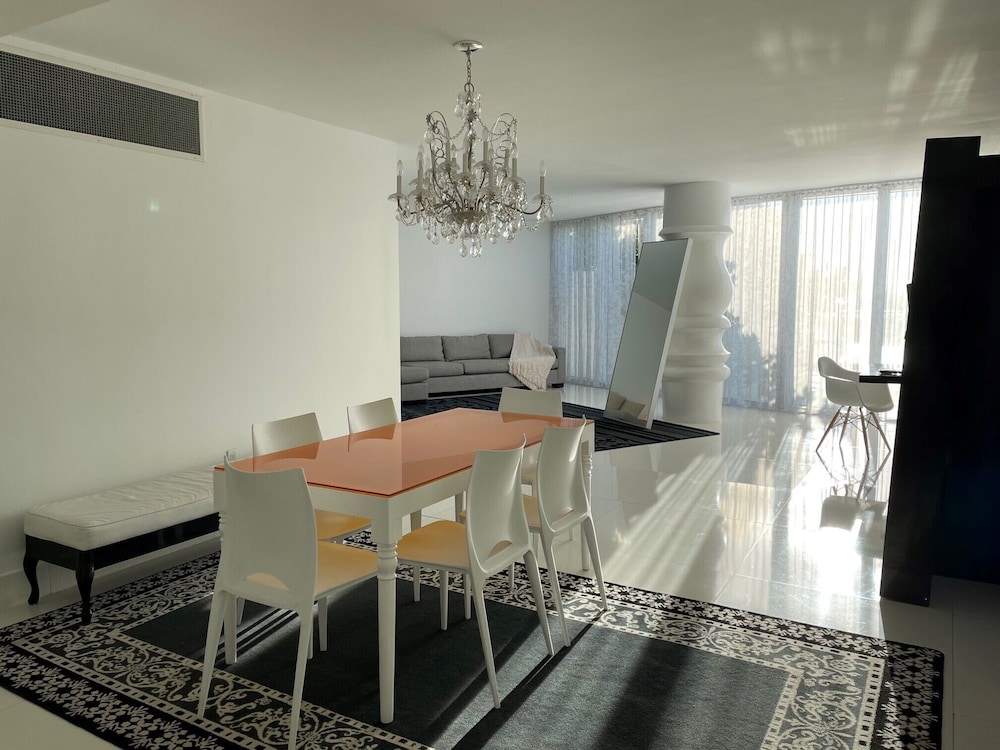 Suite, Tower - Photo 4