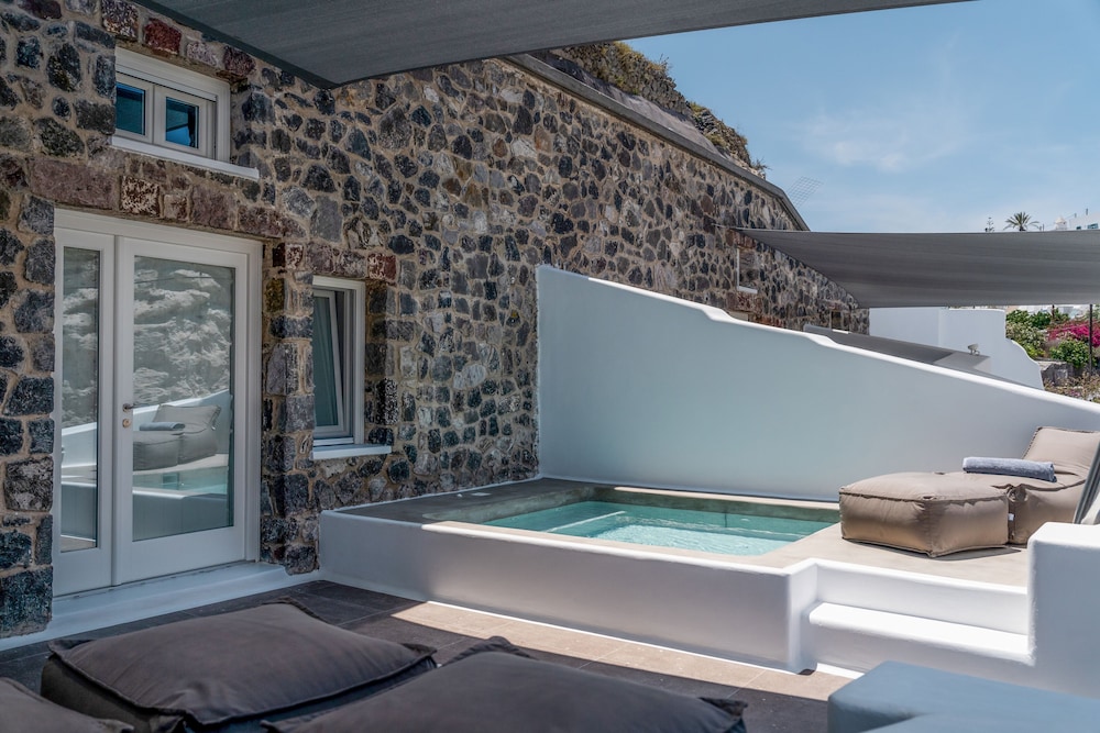 Cave two-bedroom Suite with jacuzzi - Photo 11