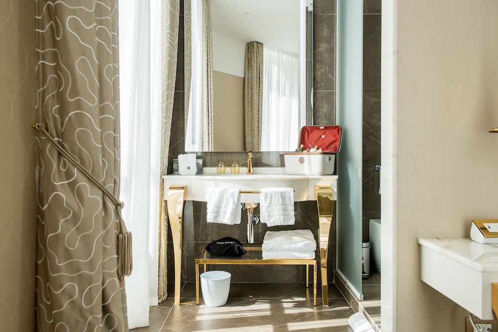 Executive Room - River