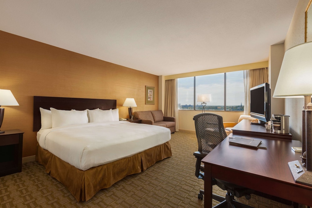 Deluxe Room, 1 King Bed - Photo 2