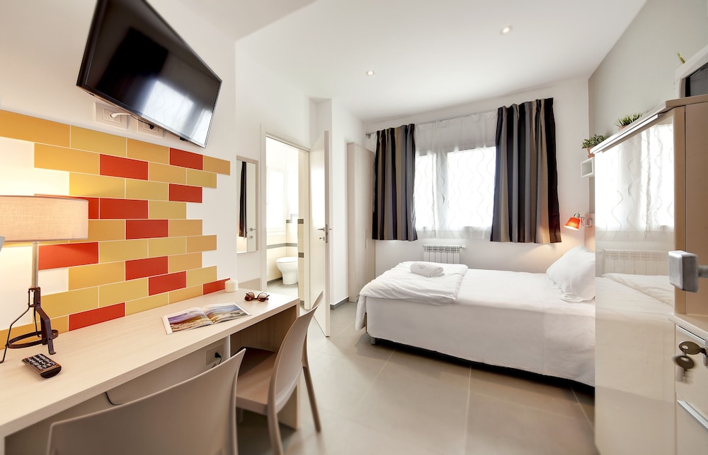 Deluxe Single Room photo 3