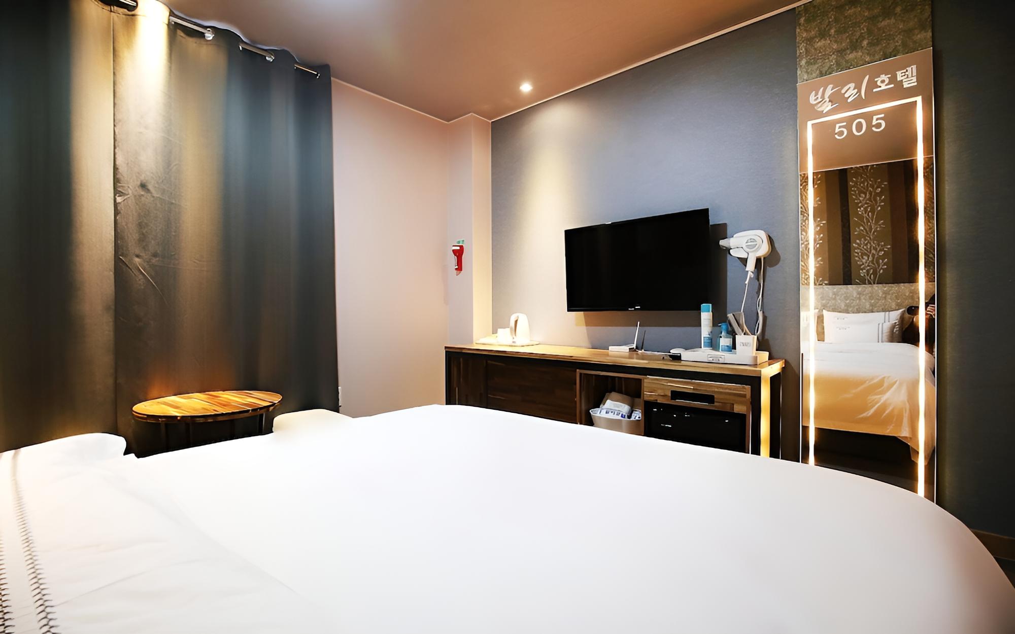 Room (Standard Room) - Photo 2