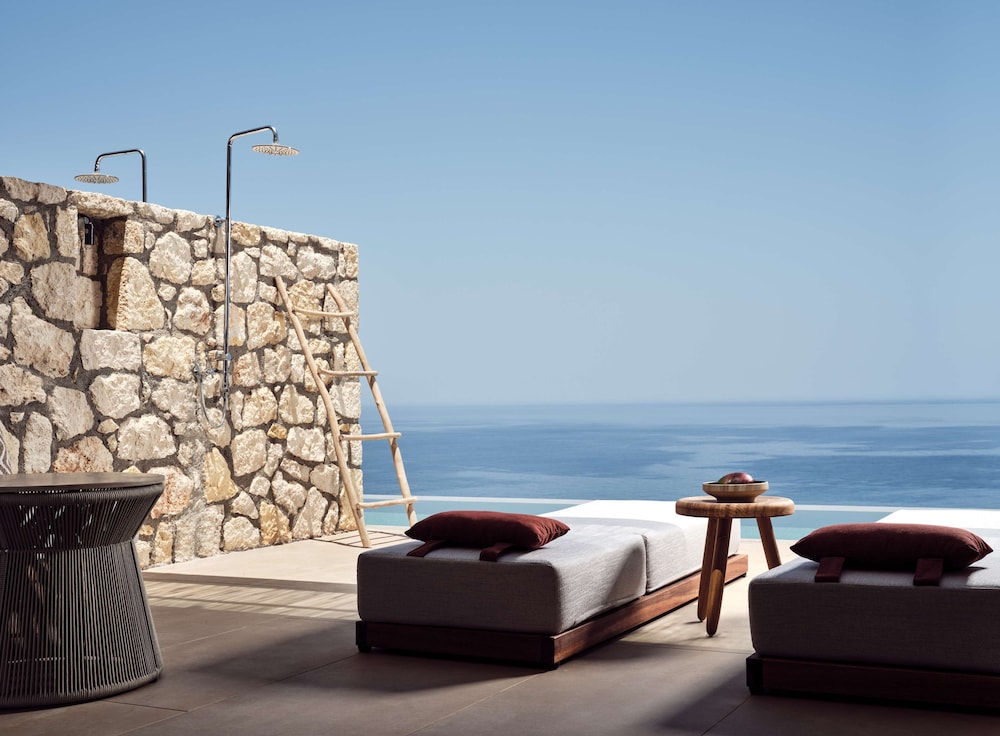 Grand Deluxe Room, Sea View (Shared Pool)