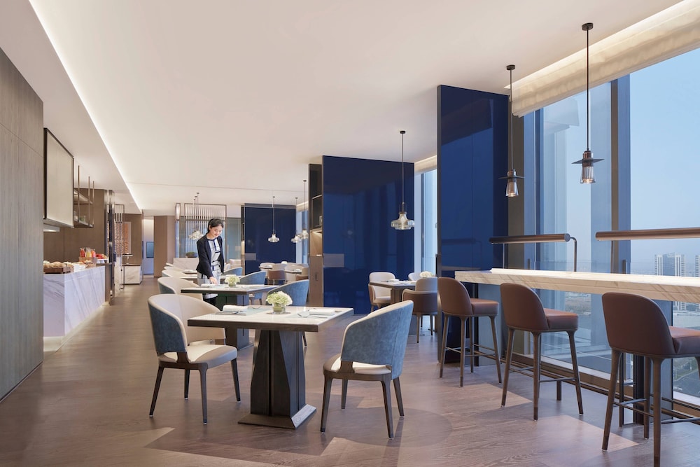 Club Room, 2 Double Beds, City View - Photo 8