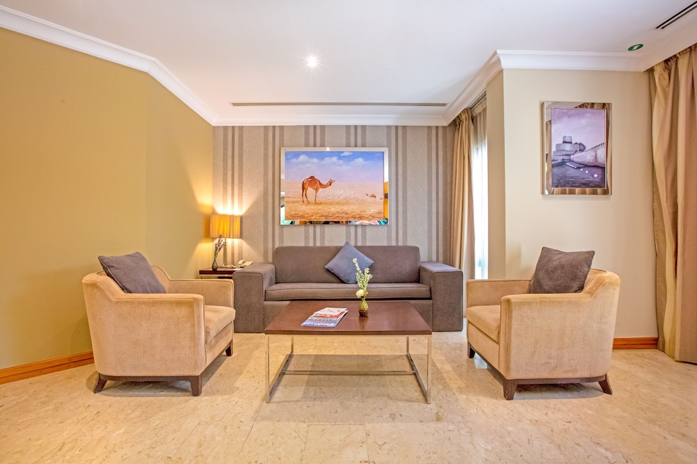 Suite (with Outside Jacuzzi)