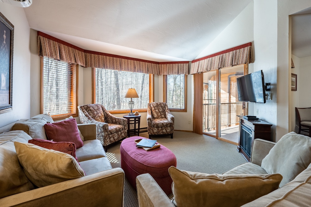 3 Bedroom 2 Bath Wood View, King/King/Queen photo 3