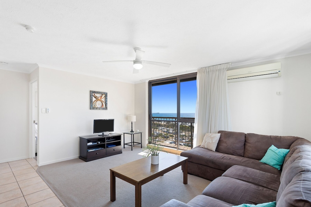 2 Bedroom Deluxe Apartment photo 2