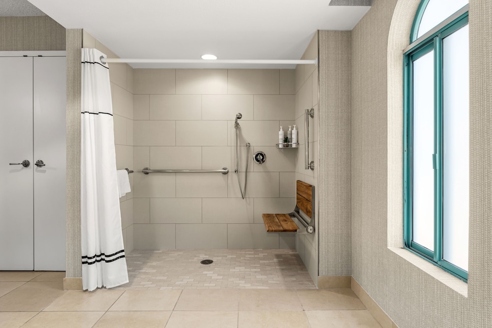 Suite, 1 King Bed, Accessible, Non Smoking (Roll-in Shower)