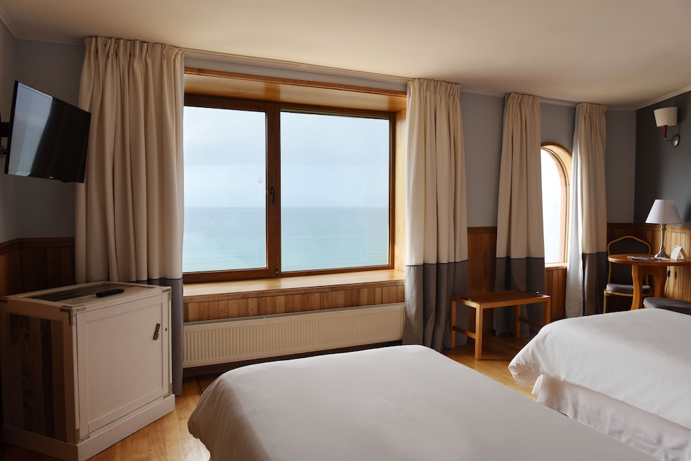 Superior Double Room, 2 Twin Beds, Lake View - Photo 5