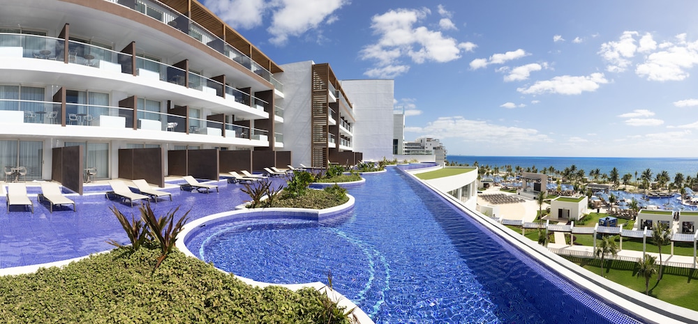 Luxury Junior Suite Ocean Front Swim Out Diamond Club - Photo 15
