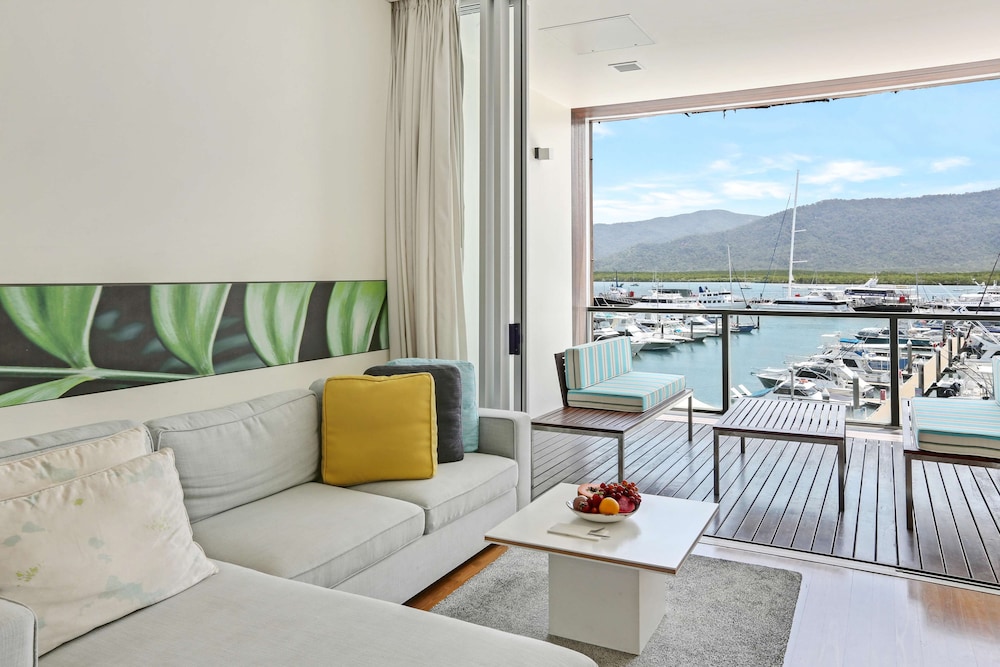 Horizon Marina View Room Twin thumbnail 6