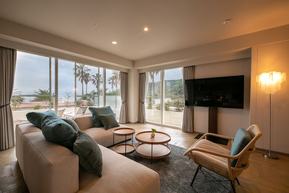 Executive Twin Room, Hot Tub, Non Smoking, Ocean View photo 2