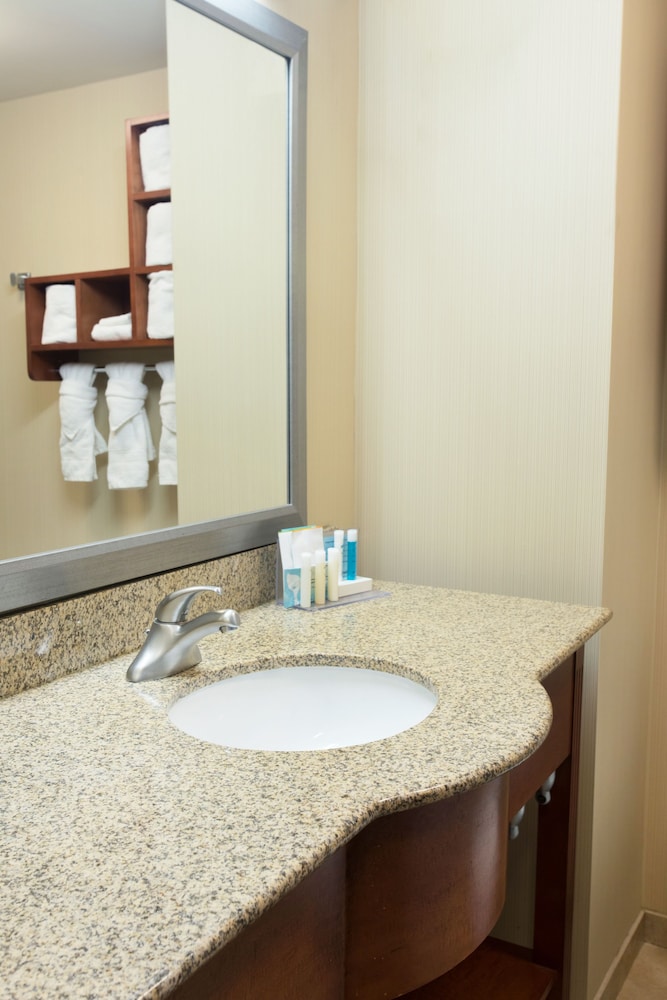 Room, 2 Queen Beds, Accessible, Non Smoking (Mobility & Hearing, Bathtub) - Photo 4