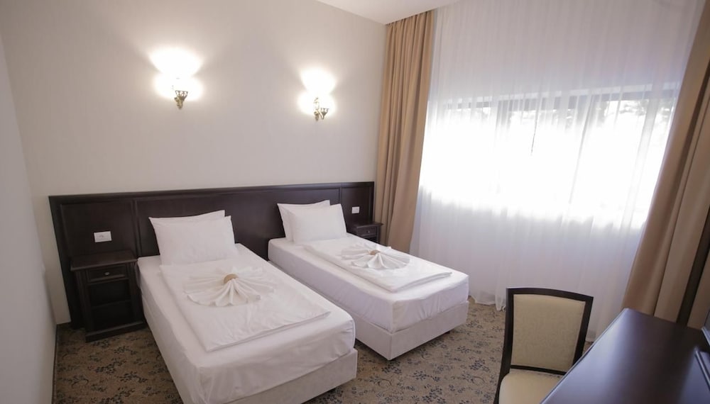 Standard Double or Twin Room photo 3