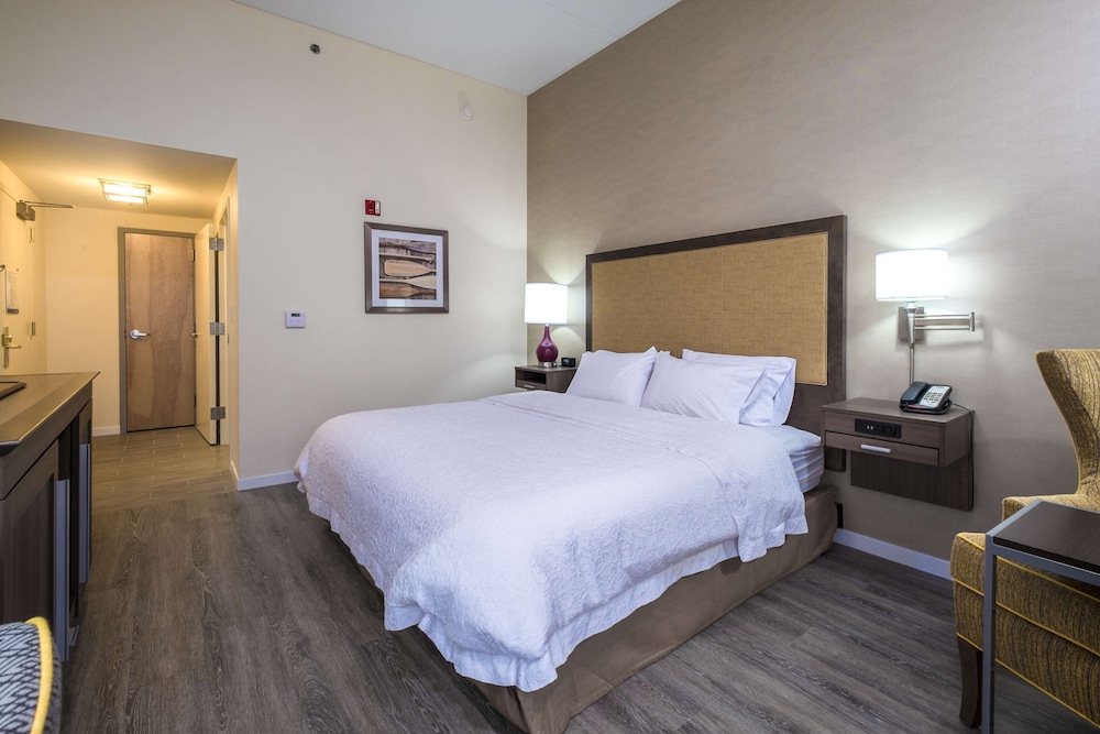 Room, 1 King Bed, Accessible, Non Smoking - Photo 3