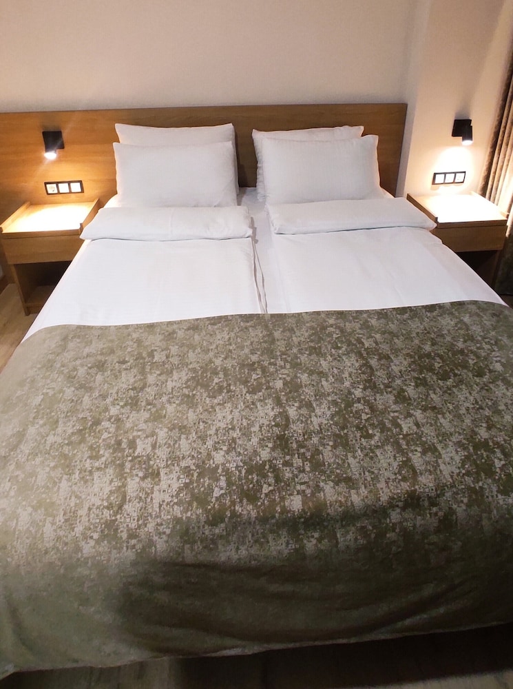 Economy Double Room photo 3