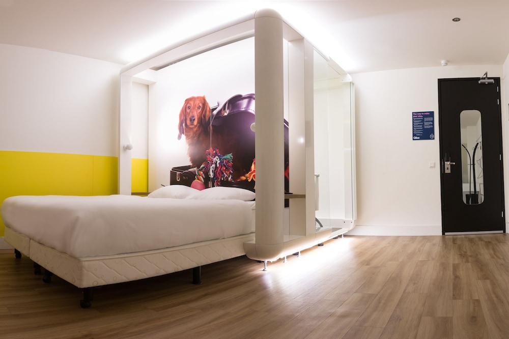 Superior Room, 1 King Bed photo 3