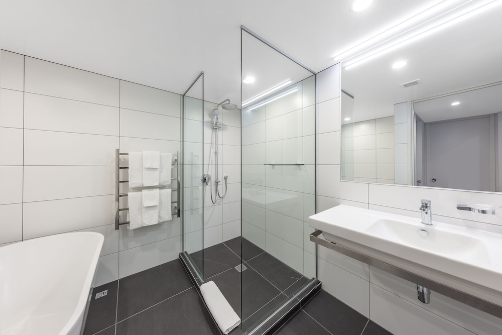 King Suite with Harbour View - Photo 6