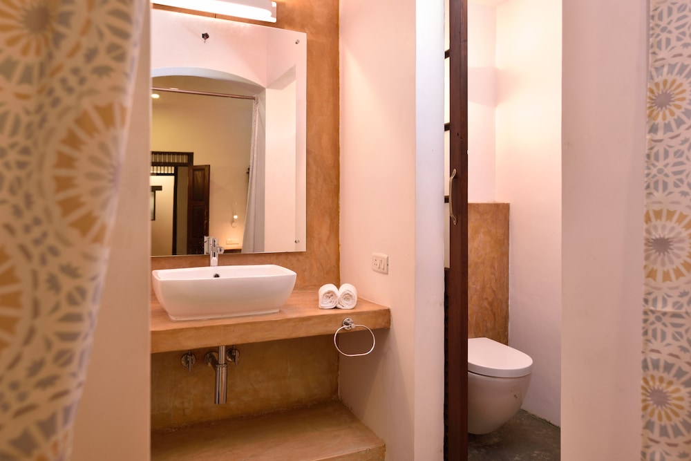 Villa - Photo 2