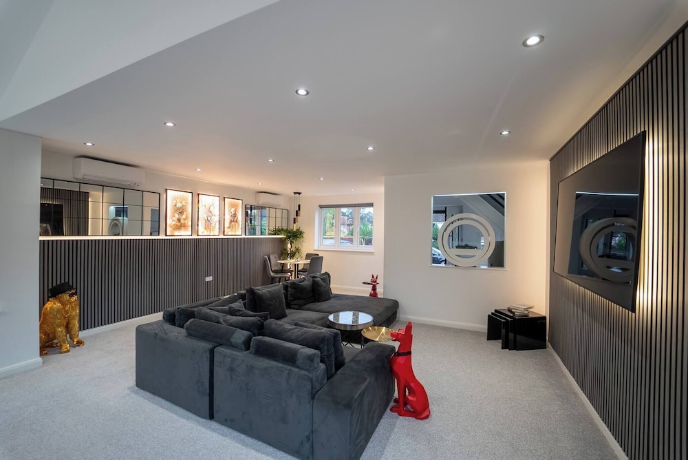 House, 3 Bedrooms, Balcony photo 1