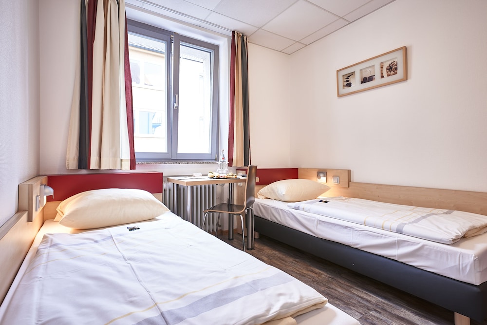 Double or Twin Room - Photo 2