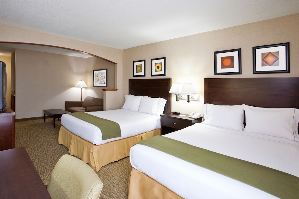 Suite, Multiple Beds - Photo 2