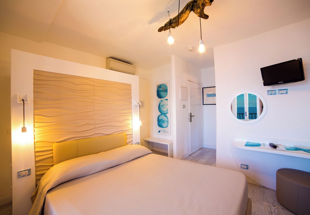 Double or Twin Room, Sea View